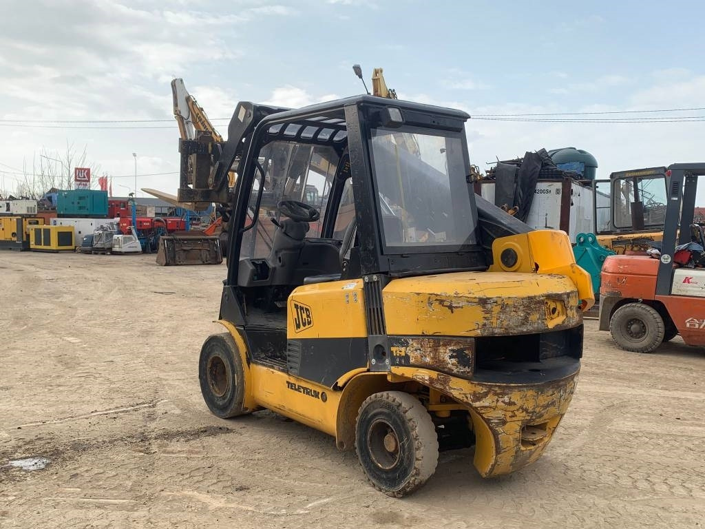 JCB TLT 30 D - Телескопичен товарач: снимка 3 JCB TLT 30 D - Телескопичен товарач: снимка 3