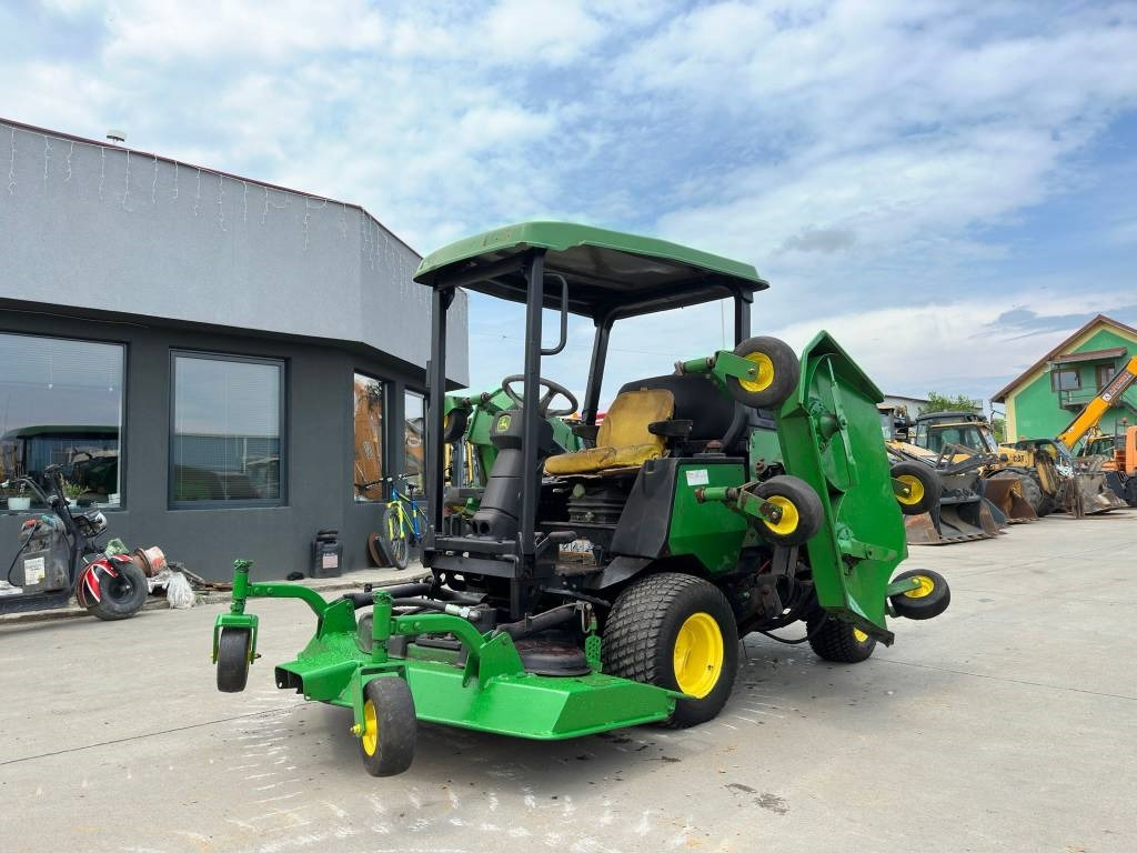 John Deere 1600 Turbo - Косачка за трева: снимка 1 John Deere 1600 Turbo - Косачка за трева: снимка 1