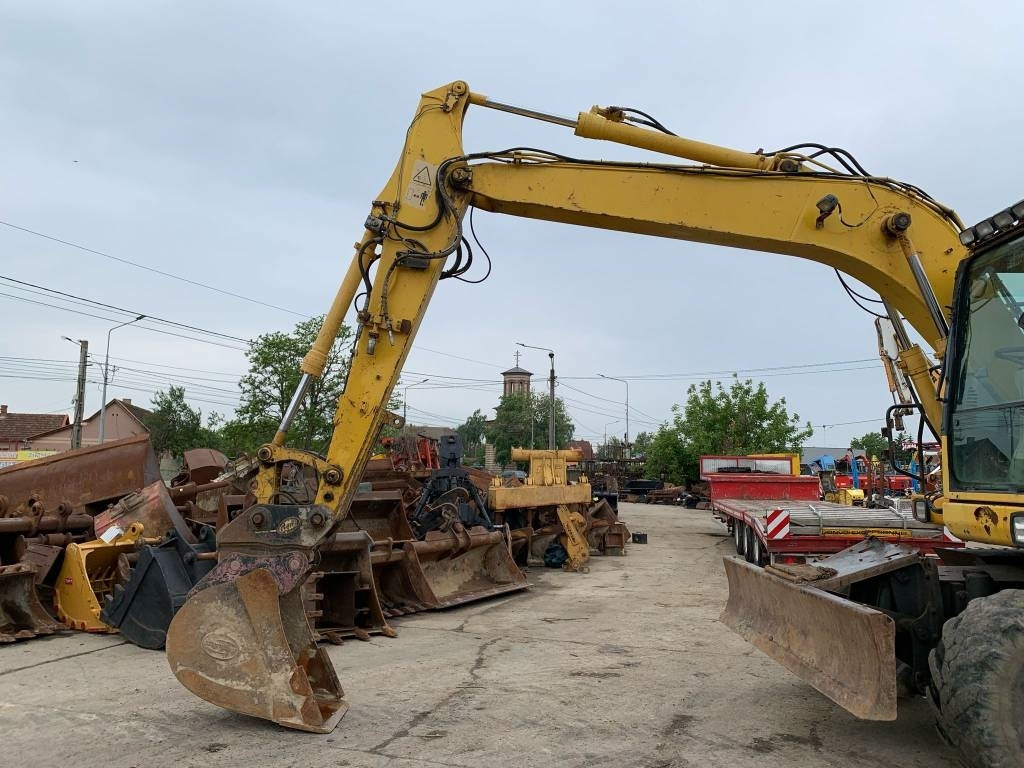 Komatsu PW 140-7 - Колесен багер: снимка 4 Komatsu PW 140-7 - Колесен багер: снимка 4