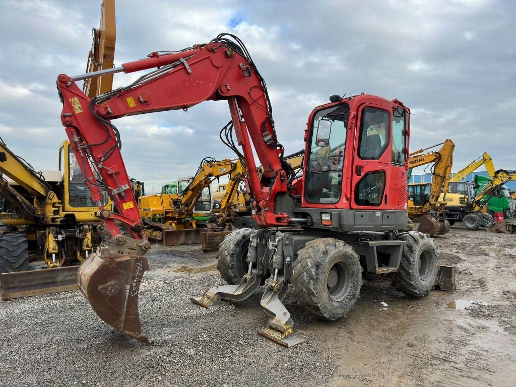 Komatsu PW98MR-8 - Колесен багер: снимка 1 Komatsu PW98MR-8 - Колесен багер: снимка 1
