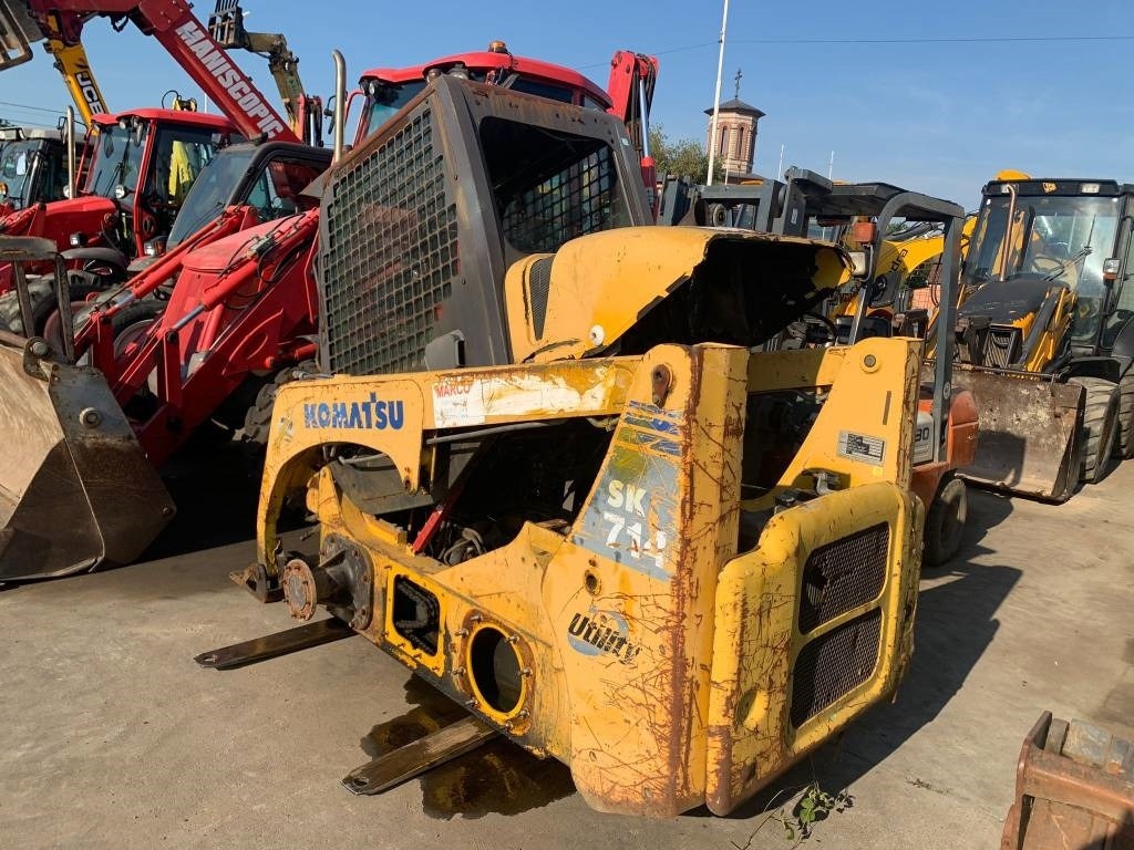 Komatsu SK 714 FOR PARTS - Мини челен товарач: снимка 3 Komatsu SK 714 FOR PARTS - Мини челен товарач: снимка 3