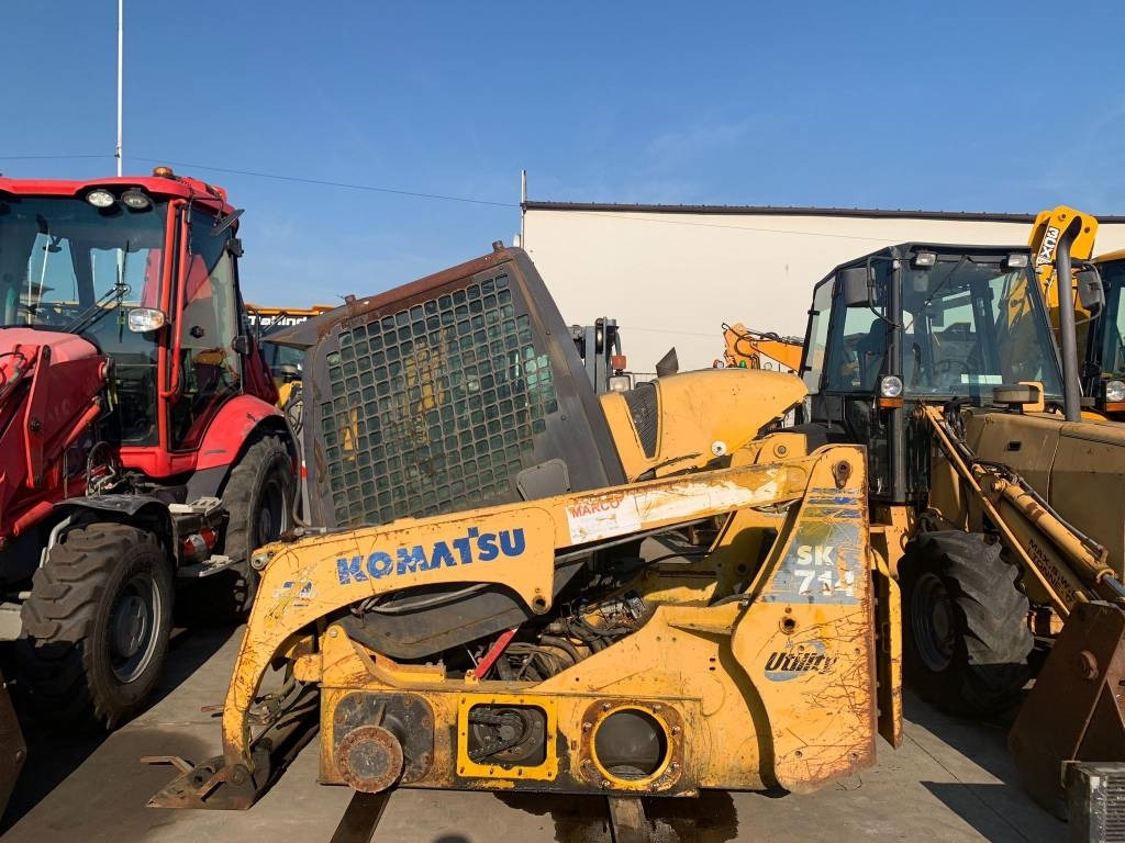 Komatsu SK 714 FOR PARTS - Мини челен товарач: снимка 2 Komatsu SK 714 FOR PARTS - Мини челен товарач: снимка 2