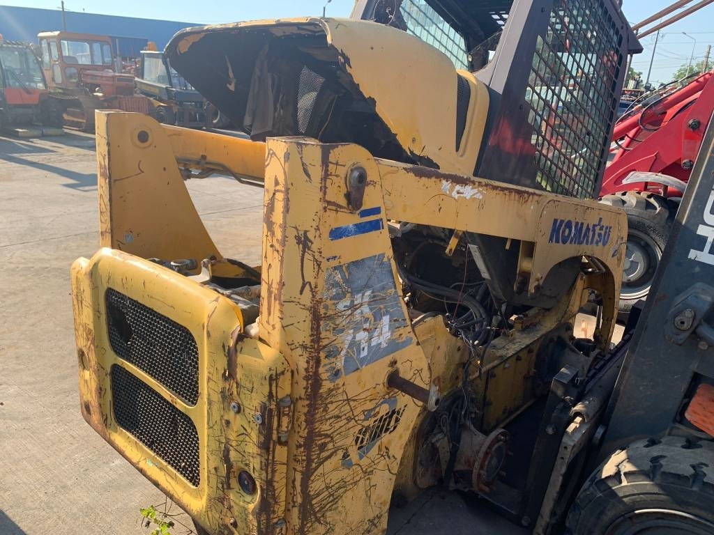Komatsu SK 714 FOR PARTS - Мини челен товарач: снимка 5 Komatsu SK 714 FOR PARTS - Мини челен товарач: снимка 5