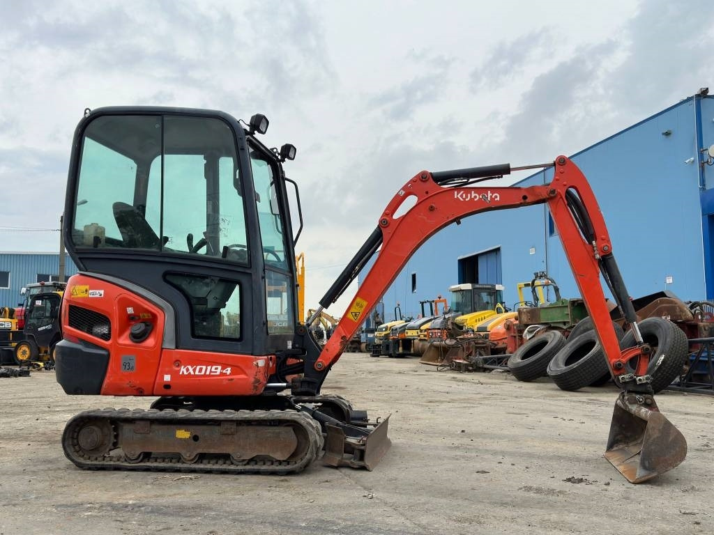 Kubota KX 019-4 - Мини багер: снимка 2 Kubota KX 019-4 - Мини багер: снимка 2