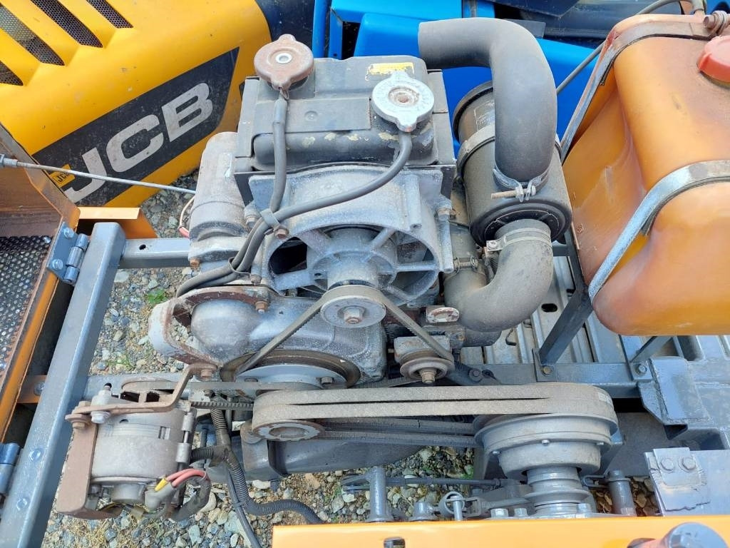 Kubota RG-15 - Мини багер: снимка 5 Kubota RG-15 - Мини багер: снимка 5