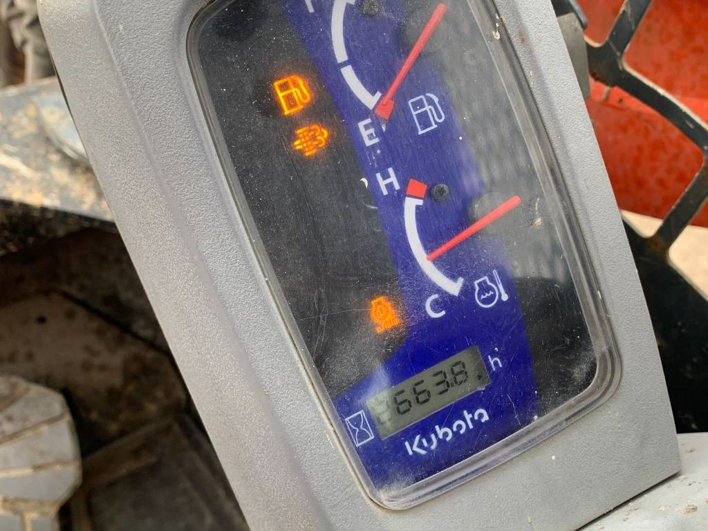 Мини челен товарач Kubota SVL 75-2: снимка 10