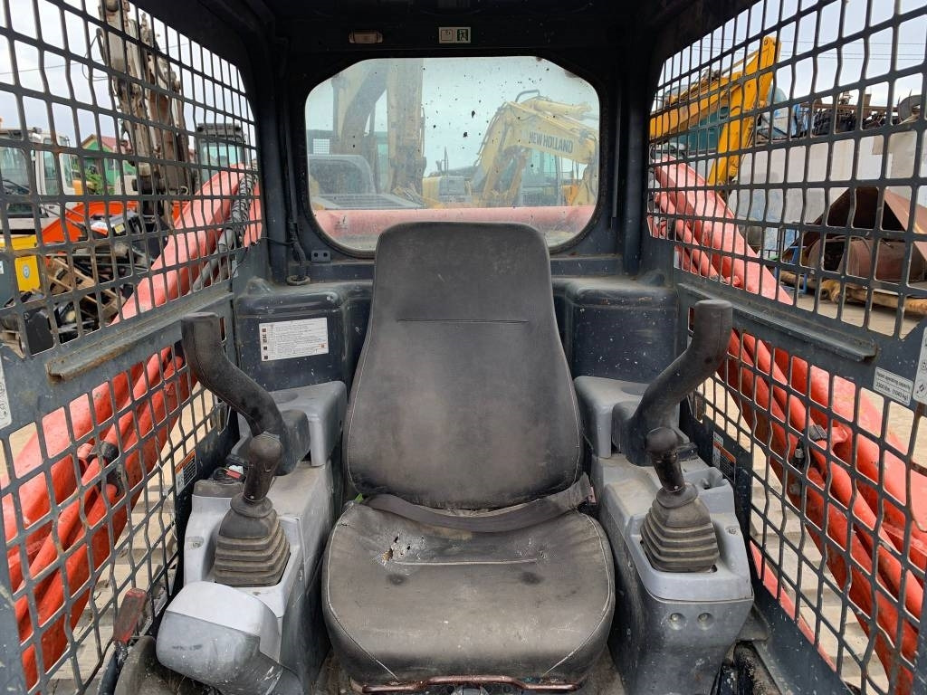 Мини челен товарач Kubota SVL 75-2: снимка 9