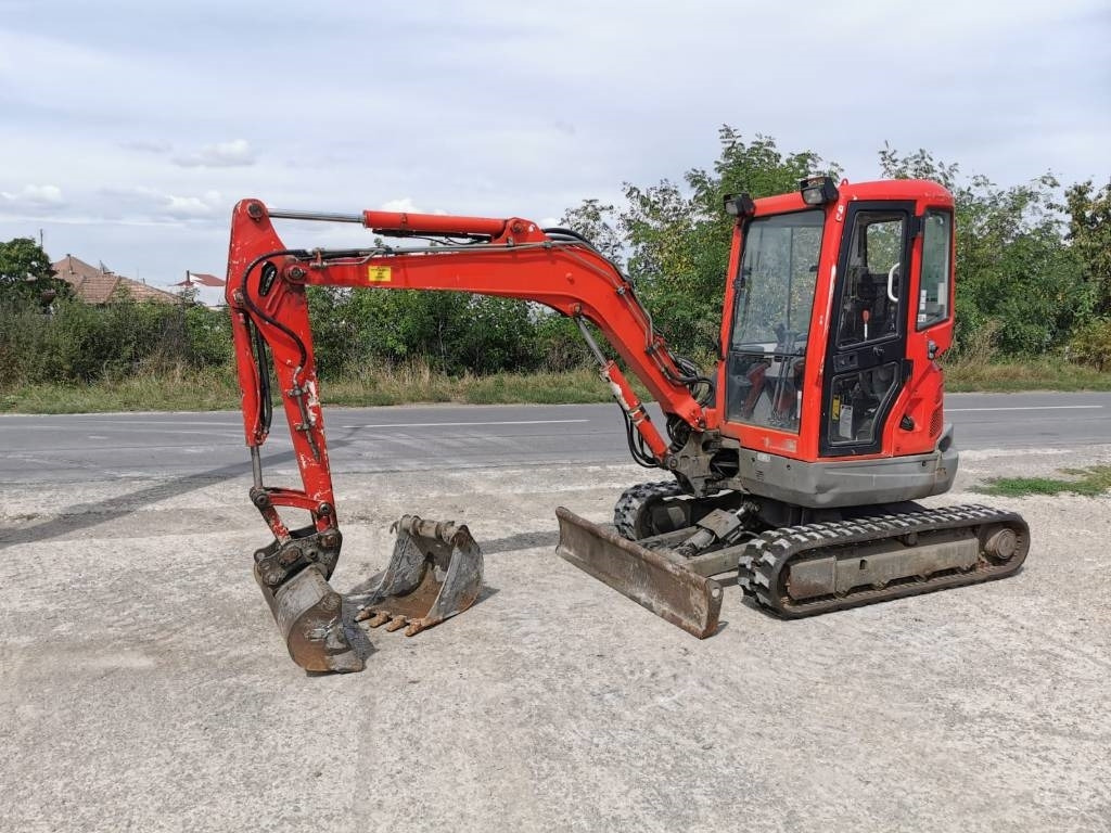 Kubota U 35-3 - Мини багер: снимка 1 Kubota U 35-3 - Мини багер: снимка 1