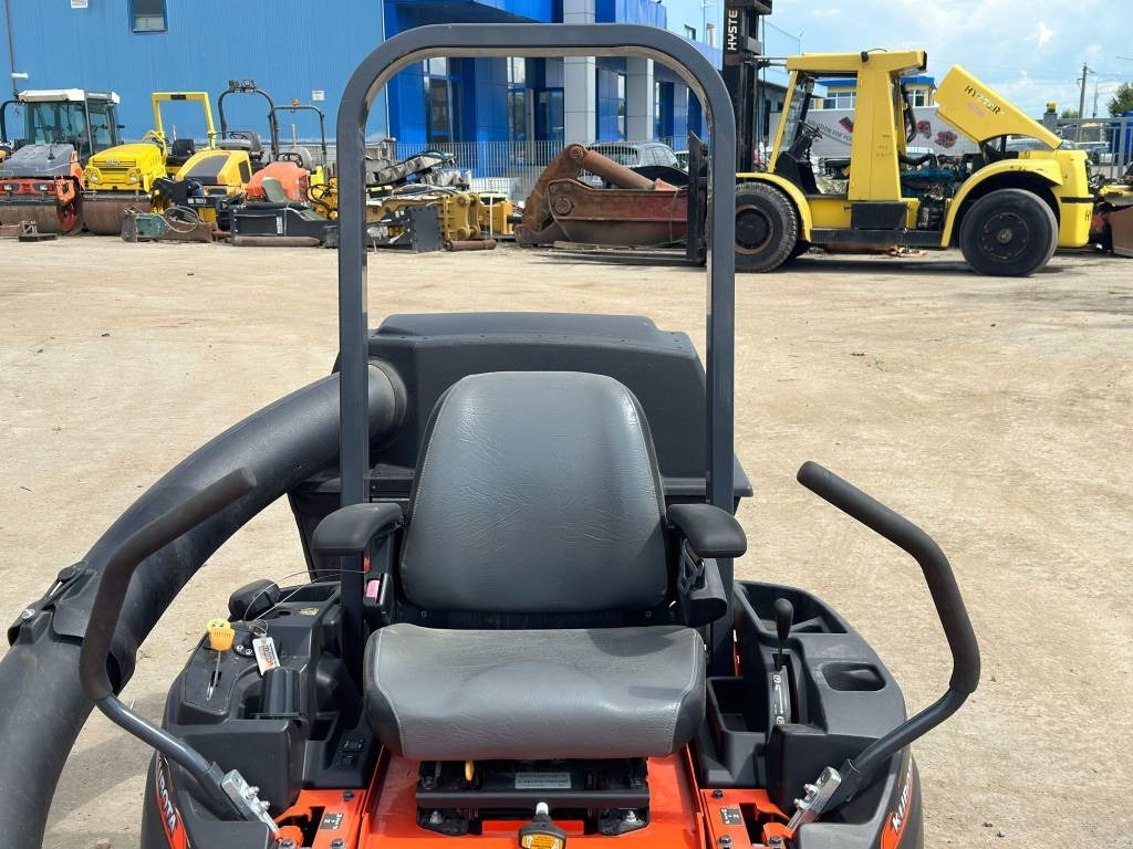 Косачка за трева Kubota Z121S: снимка 7 Косачка за трева Kubota Z121S: снимка 7