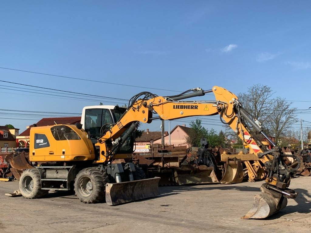 Liebherr A912 Compact+Engcon Rototilt - Колесен багер: снимка 2 Liebherr A912 Compact+Engcon Rototilt - Колесен багер: снимка 2
