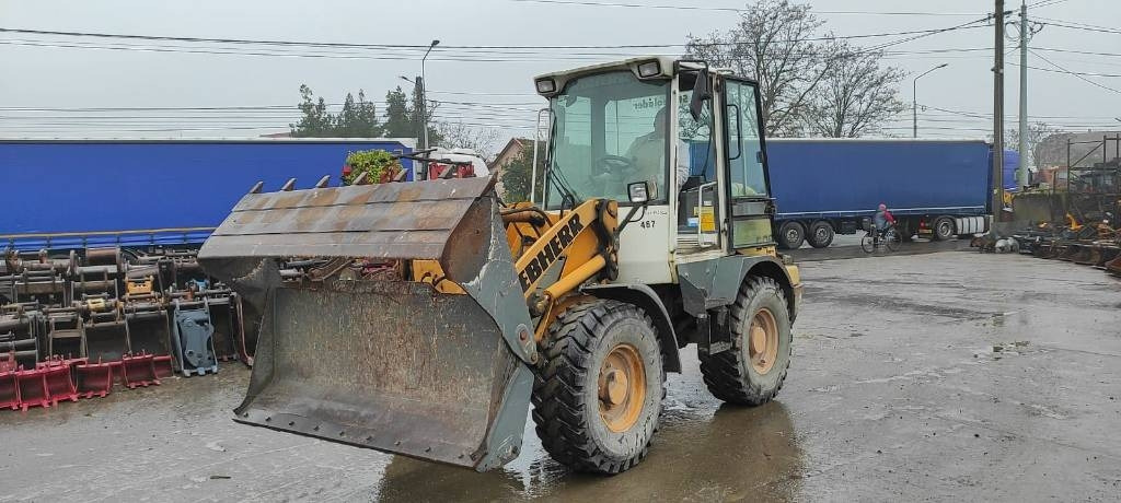 Liebherr L 506 - Колесен товарач: снимка 1 Liebherr L 506 - Колесен товарач: снимка 1
