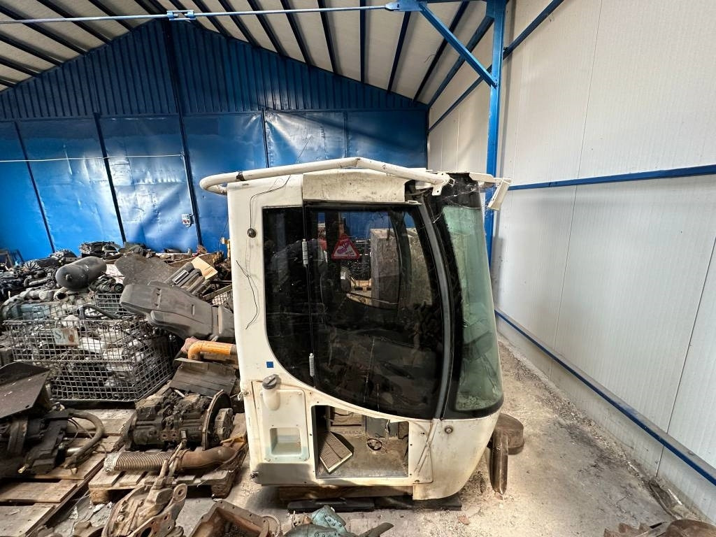 Liebherr L 550 L576 CABIN - Кабина за Строителна техника: снимка 1 Liebherr L 550 L576 CABIN - Кабина за Строителна техника: снимка 1