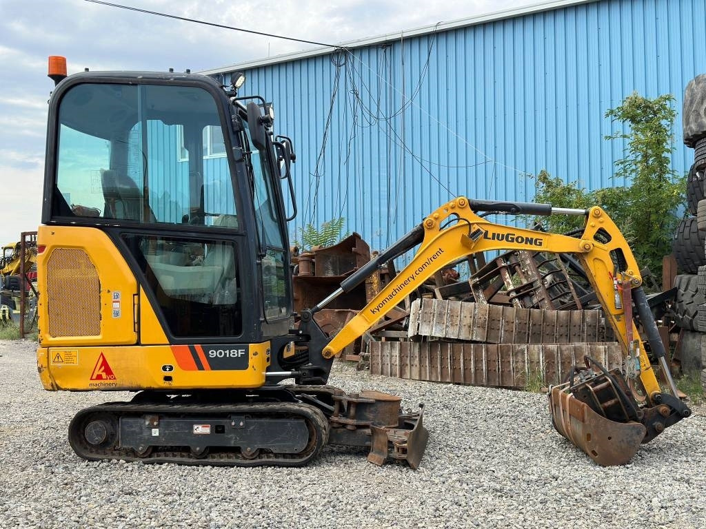 Liugong 9018F - Мини багер: снимка 2 Liugong 9018F - Мини багер: снимка 2