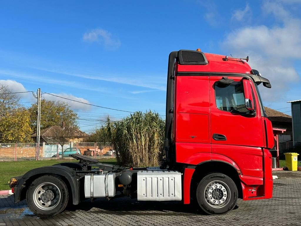 Mercedes-Benz Actros 963-4-A - Камион фургон: снимка 3 Mercedes-Benz Actros 963-4-A - Камион фургон: снимка 3