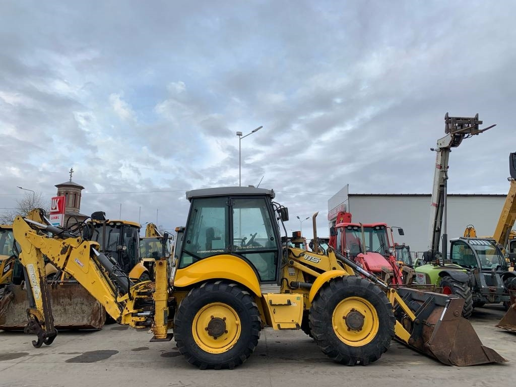 New Holland B 115 4PS - Багер-товарач: снимка 3 New Holland B 115 4PS - Багер-товарач: снимка 3