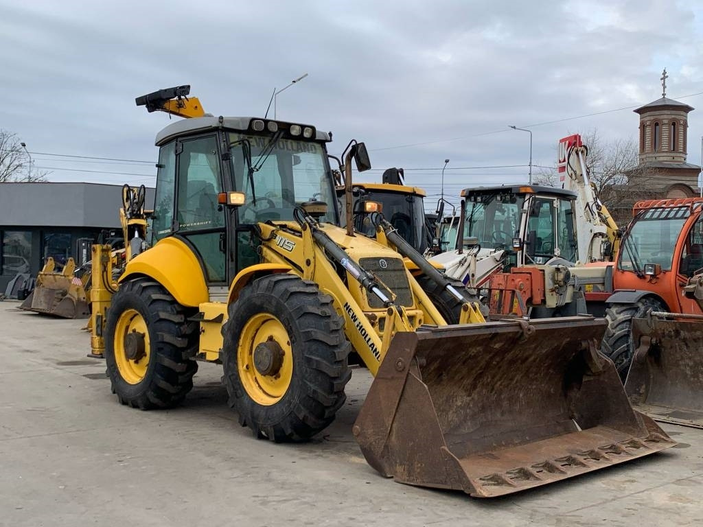 New Holland B 115 4PS - Багер-товарач: снимка 2 New Holland B 115 4PS - Багер-товарач: снимка 2