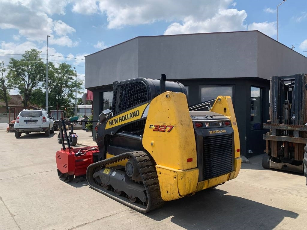 New Holland C327 - Мини челен товарач: снимка 3 New Holland C327 - Мини челен товарач: снимка 3