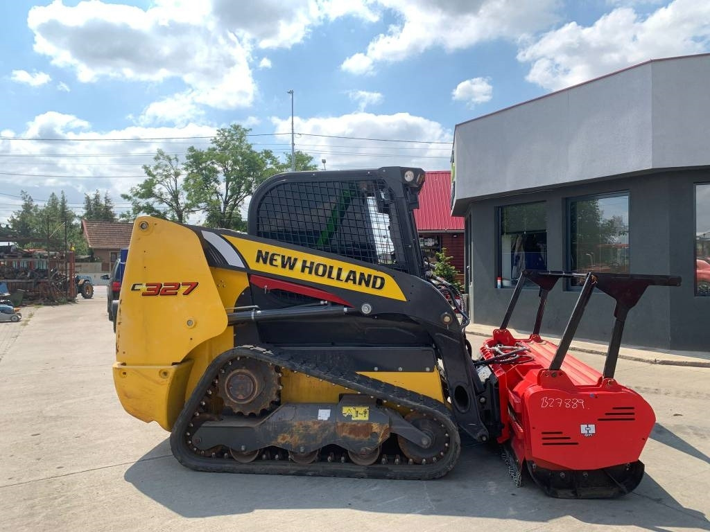 New Holland C327 - Мини челен товарач: снимка 5 New Holland C327 - Мини челен товарач: снимка 5