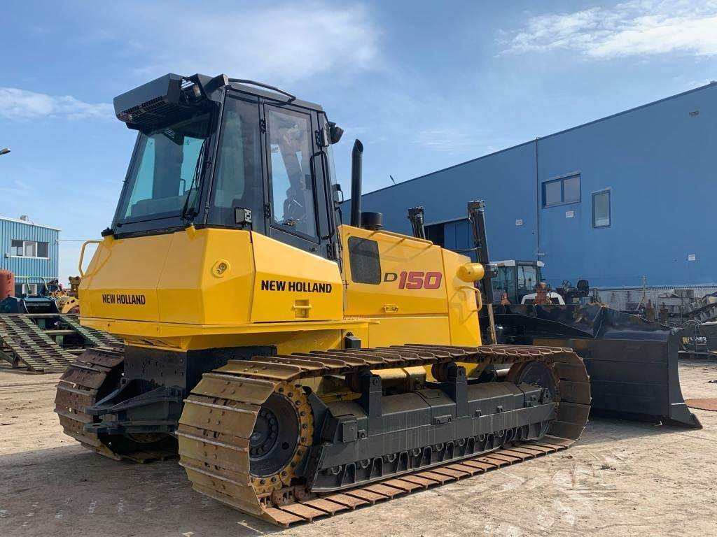 New Holland D 150 - Булдозер: снимка 3 New Holland D 150 - Булдозер: снимка 3
