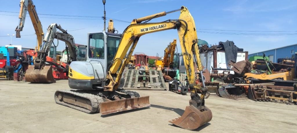 New Holland E 50.2 C - Мини багер: снимка 1 New Holland E 50.2 C - Мини багер: снимка 1