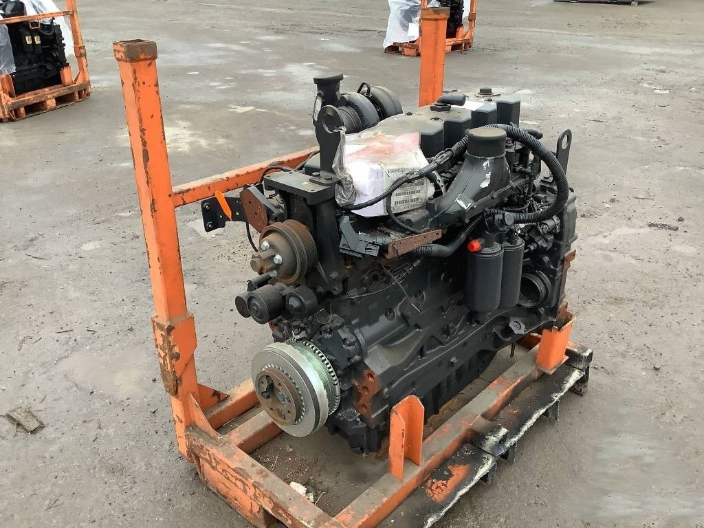 New Holland F4DE9687J*J100 - Двигател за Строителна техника: снимка 1 New Holland F4DE9687J*J100 - Двигател за Строителна техника: снимка 1