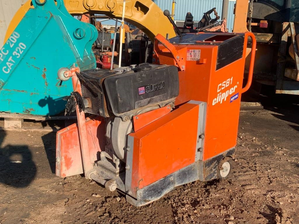 Norton Clipper CSB1 - Техника за слагане на асфалт: снимка 1 Norton Clipper CSB1 - Техника за слагане на асфалт: снимка 1