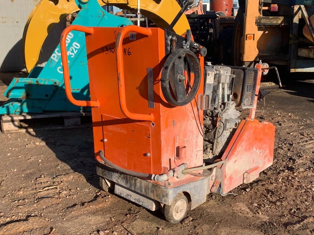 Norton Clipper CSB1 - Техника за слагане на асфалт: снимка 3 Norton Clipper CSB1 - Техника за слагане на асфалт: снимка 3