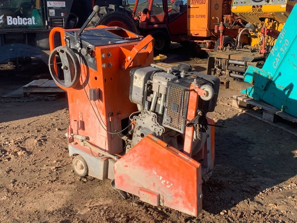 Norton Clipper CSB1 - Техника за слагане на асфалт: снимка 2 Norton Clipper CSB1 - Техника за слагане на асфалт: снимка 2