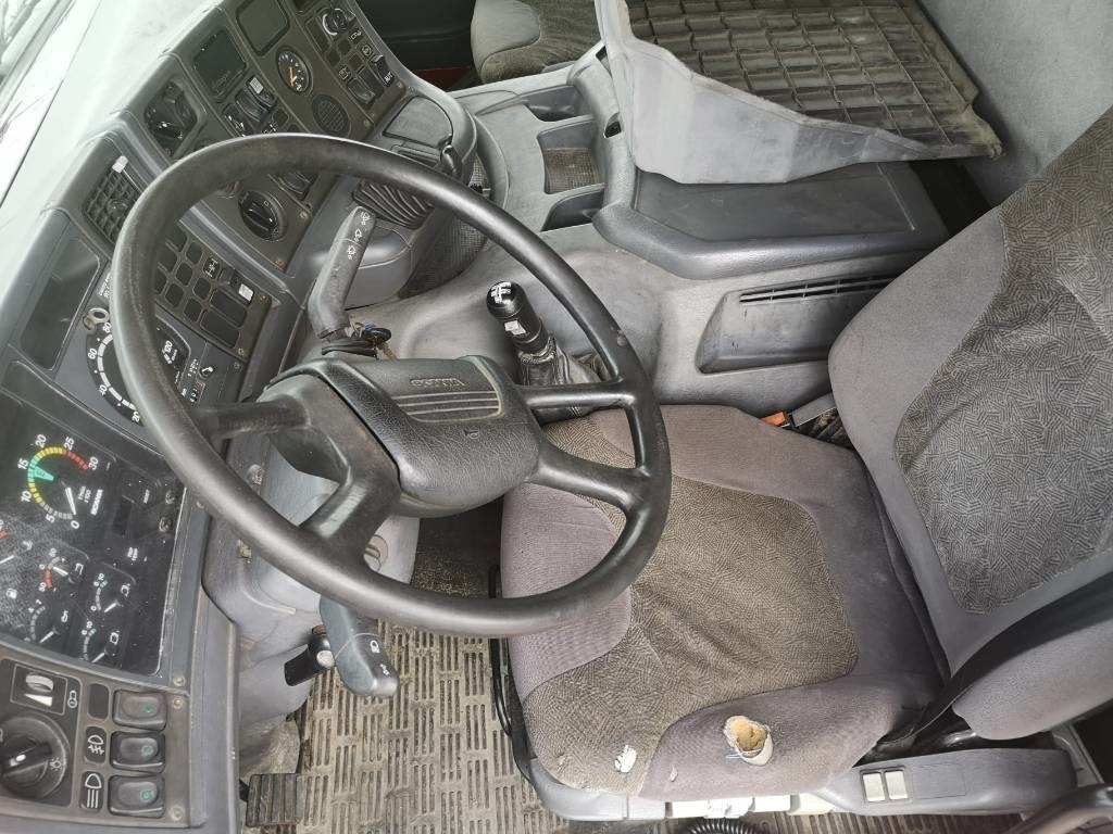 Камион с кран, Камион пътна помощ Scania 94 D 220: снимка 12
