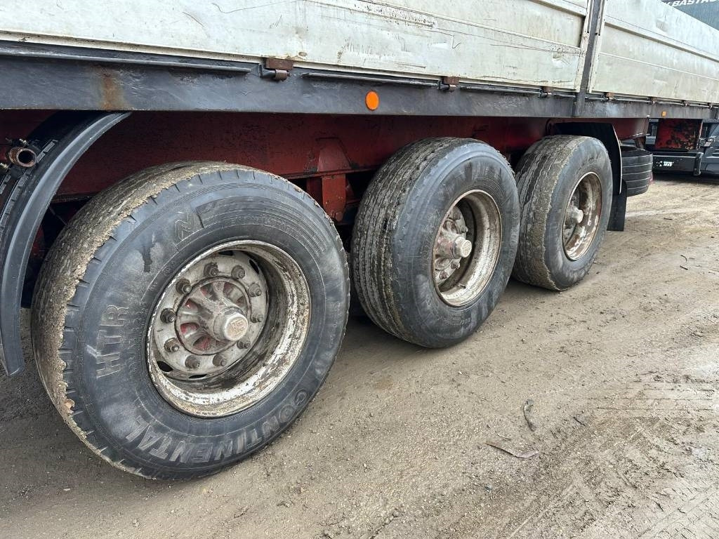 Schmitz SPR 24 - Брезентово полуремарке: снимка 5 Schmitz SPR 24 - Брезентово полуремарке: снимка 5