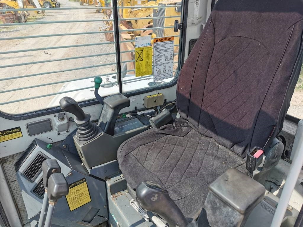 Takeuchi TB80FR - Мини багер: снимка 5 Takeuchi TB80FR - Мини багер: снимка 5