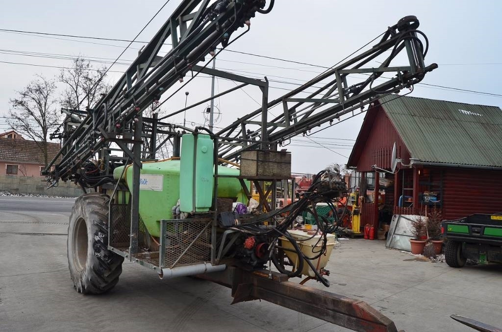 Technoma 2500 - Прикачна пръскачка: снимка 4 Technoma 2500 - Прикачна пръскачка: снимка 4