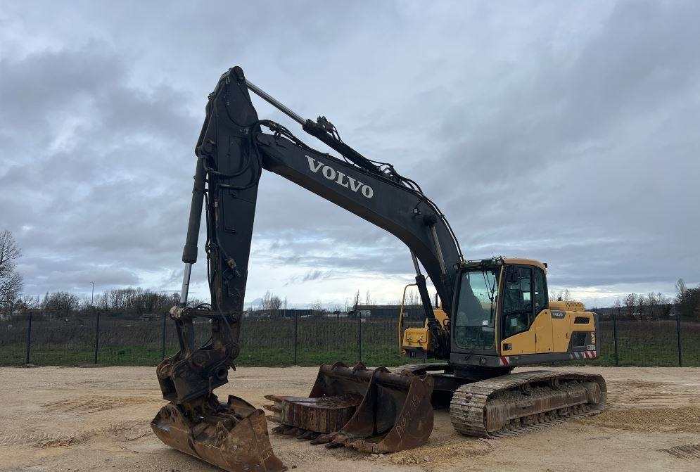 Volvo EC 220 DL - Верижен багер: снимка 1 Volvo EC 220 DL - Верижен багер: снимка 1