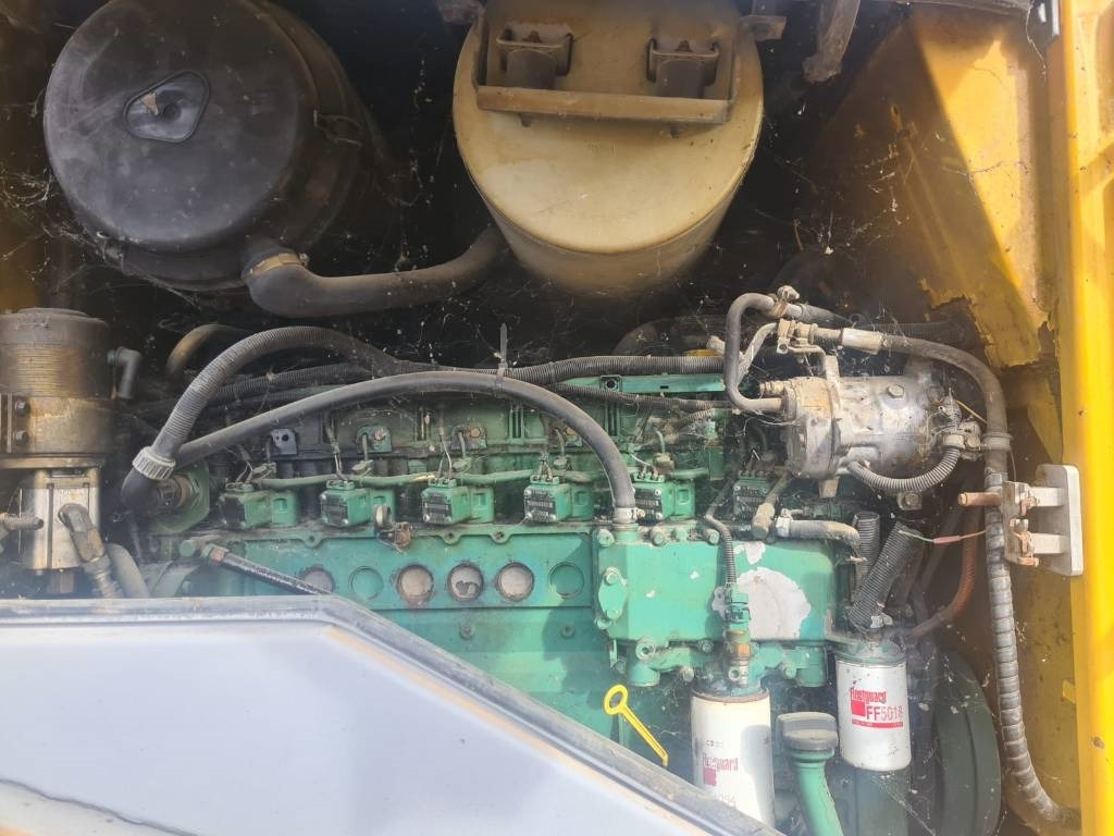 Колесен товарач Volvo L 120 E: снимка 7