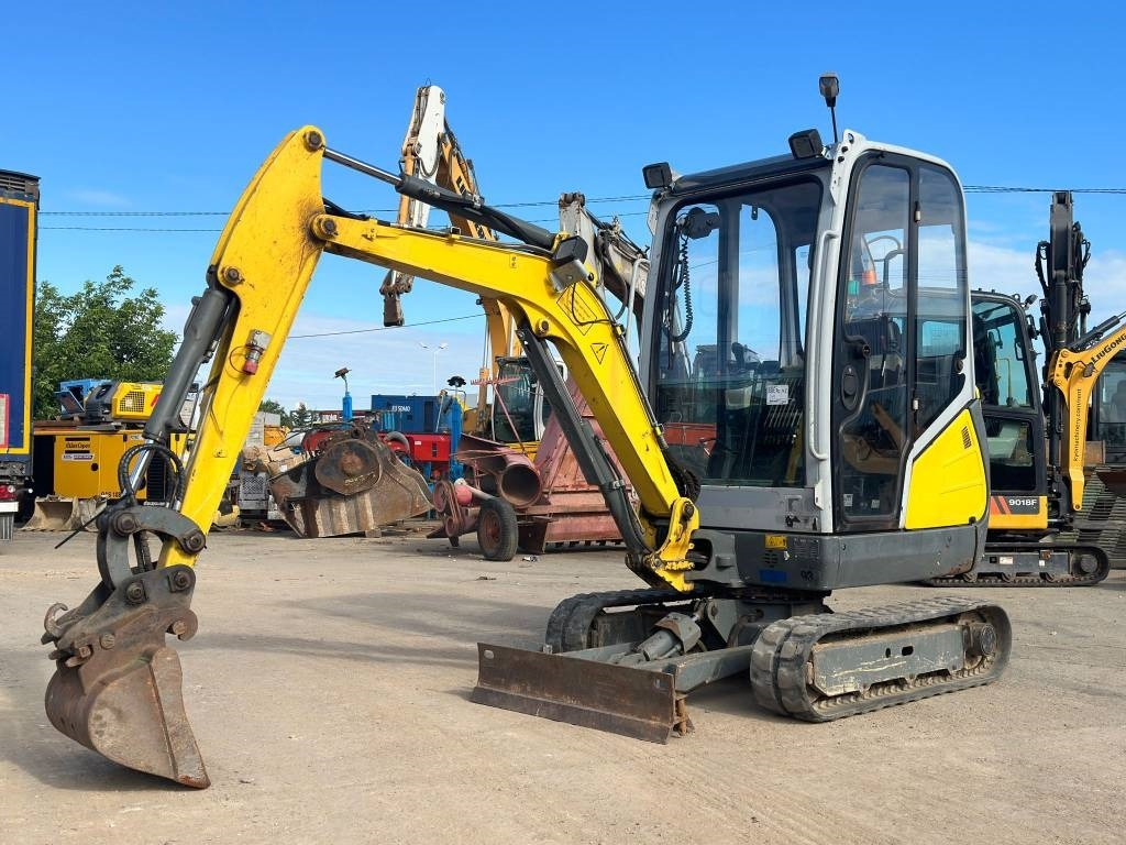 Wacker Neuson ET 18 - Мини багер: снимка 1 Wacker Neuson ET 18 - Мини багер: снимка 1