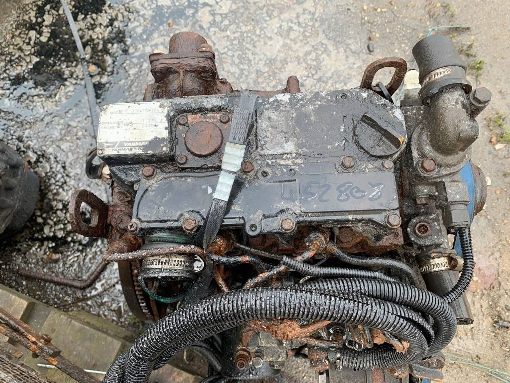 Yanmar 3TNV76 ENGINE - Двигател за Строителна техника: снимка 2 Yanmar 3TNV76 ENGINE - Двигател за Строителна техника: снимка 2