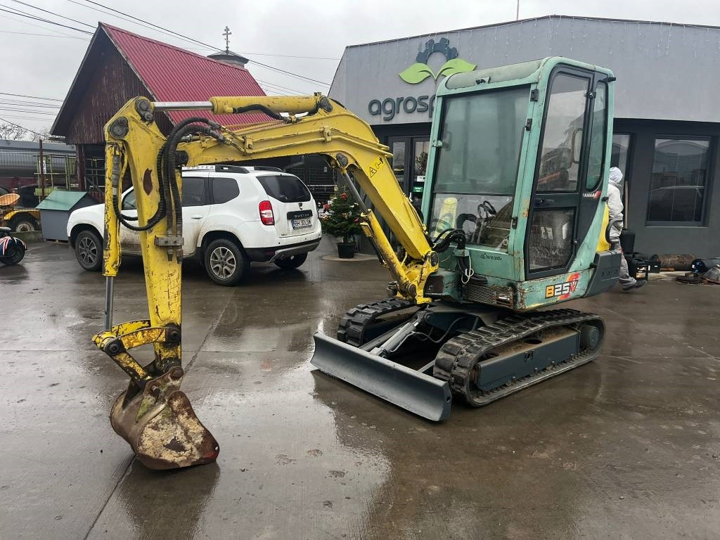 Yanmar B 25 V - Мини багер: снимка 1 Yanmar B 25 V - Мини багер: снимка 1