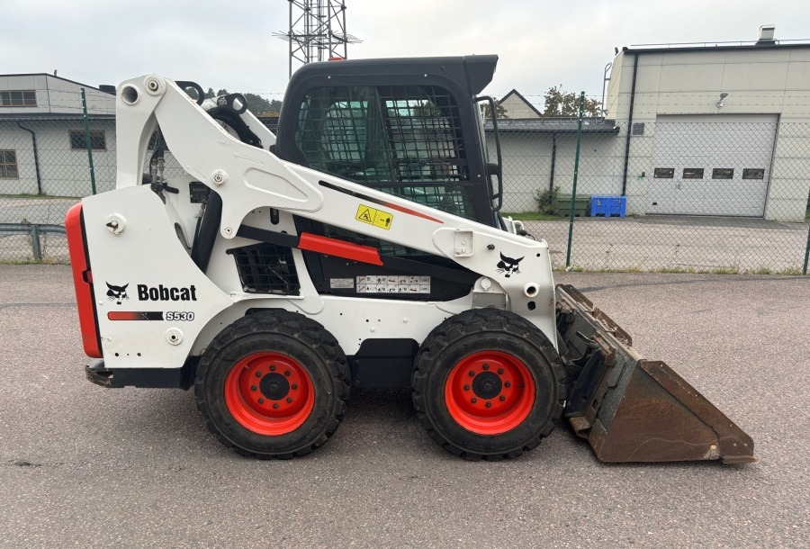 Bobcat S530 - Мини челен товарач: снимка 1 Bobcat S530 - Мини челен товарач: снимка 1