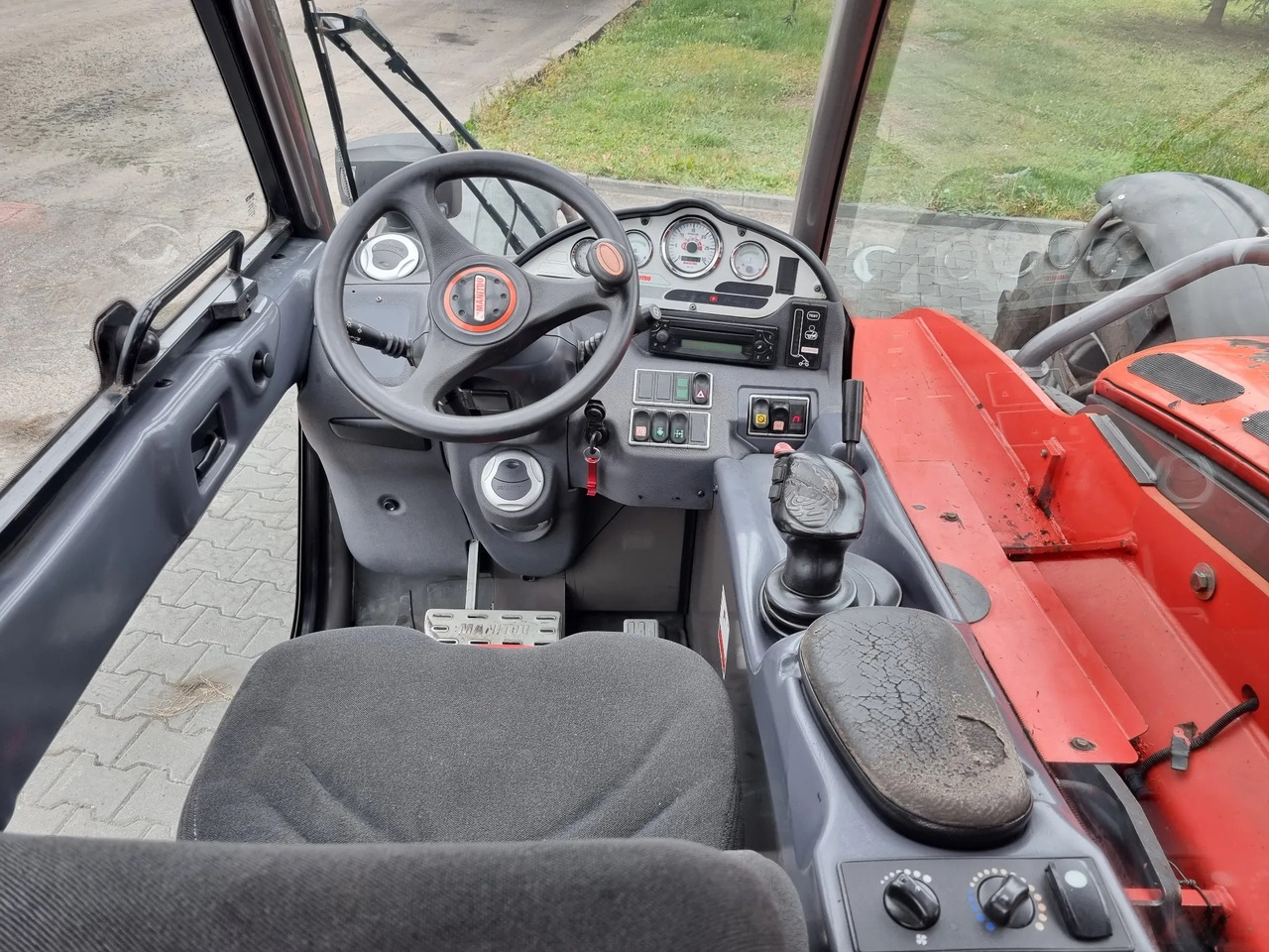 MANITOU MLT 735 120 LSU - Телескопичен колесен товарач: снимка 5 MANITOU MLT 735 120 LSU - Телескопичен колесен товарач: снимка 5