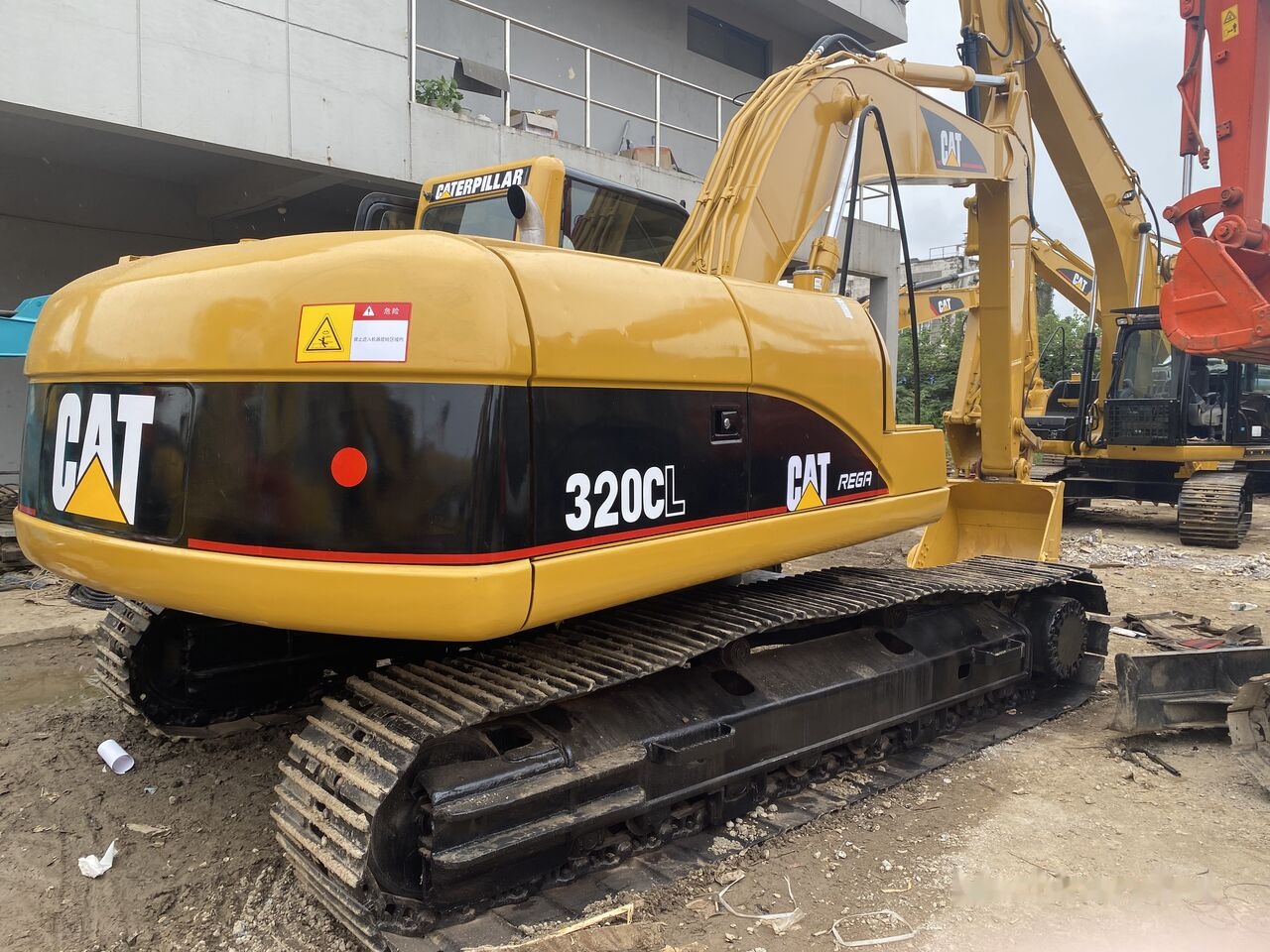 Caterpillar 320CL - Верижен багер: снимка 1 Caterpillar 320CL - Верижен багер: снимка 1