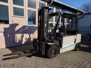 Hyundai 40B-9 - Електрокар: снимка 1 Hyundai 40B-9 - Електрокар: снимка 1