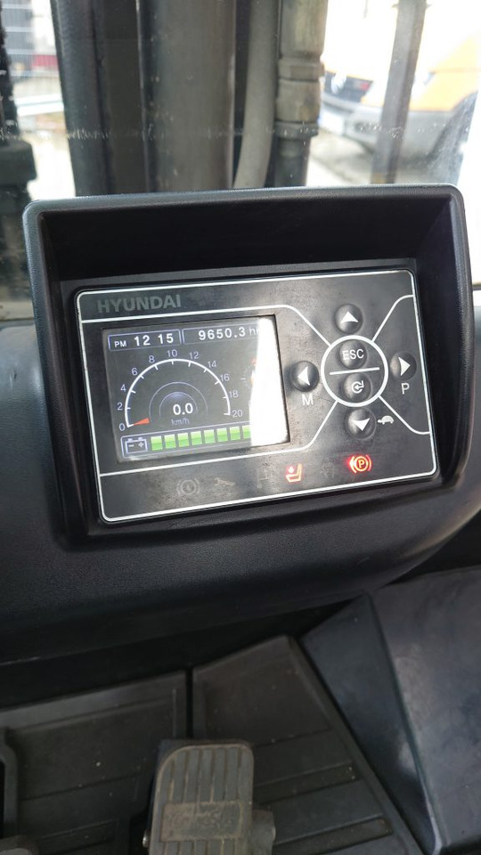 Hyundai 40B-9 - Електрокар: снимка 2 Hyundai 40B-9 - Електрокар: снимка 2