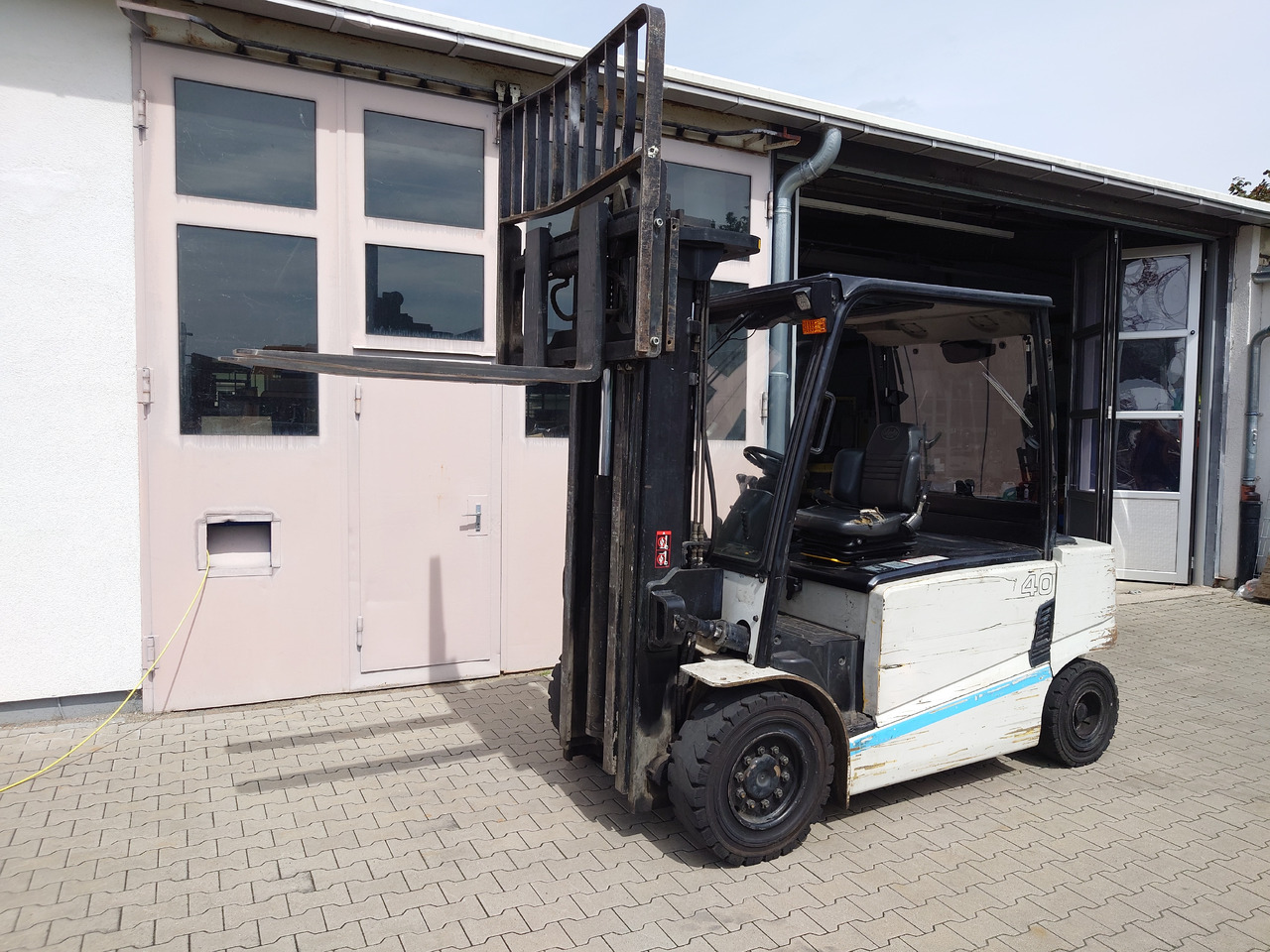 Hyundai 40B-9 - Електрокар: снимка 5 Hyundai 40B-9 - Електрокар: снимка 5