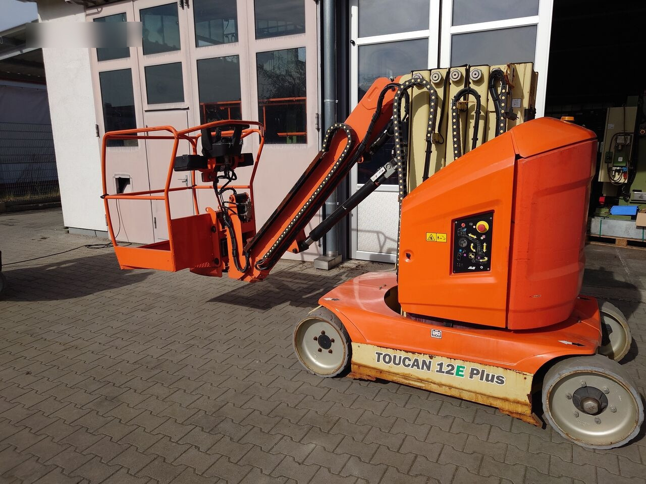JLG TOUCAN 12E PLUS - Вертикална работна платформа: снимка 4 JLG TOUCAN 12E PLUS - Вертикална работна платформа: снимка 4