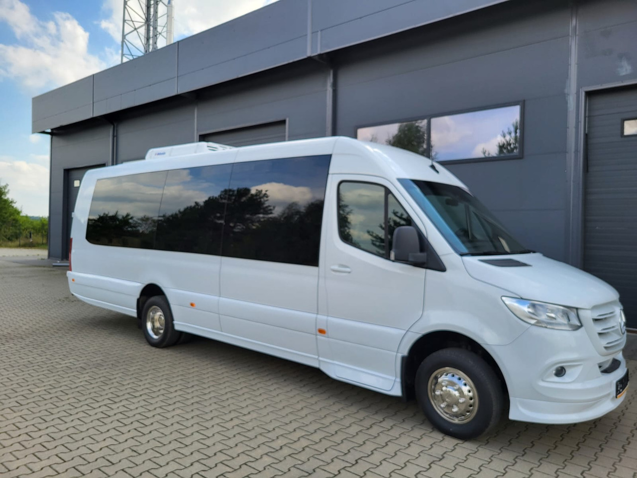 Mercedes-Benz Sprinter 517 CDI LONG 24 places + 4 standing - Междуградски автобус: снимка 1 Mercedes-Benz Sprinter 517 CDI LONG 24 places + 4 standing - Междуградски автобус: снимка 1