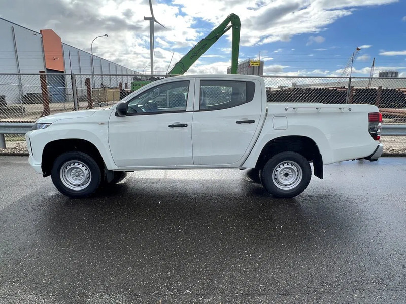 Mitsubishi L200 4x4 - 8 UNITS in WHITE 2.5 D GL Double Cab - EURO 2 - NEW!! Ready for work!!!** - Пикап, Бус с двойна кабина: снимка 1 Mitsubishi L200 4x4 - 8 UNITS in WHITE 2.5 D GL Double Cab - EURO 2 - NEW!! Ready for work!!!** - Пикап, Бус с двойна кабина: снимка 1