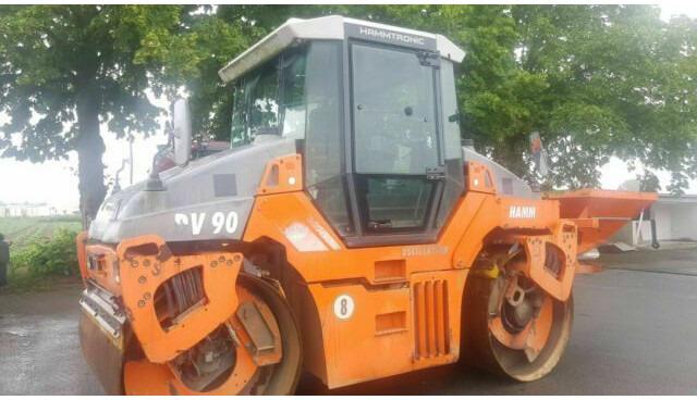 Hamm DV90 VO mit Streuer Klima German Maschine - Пътен валяк: снимка 1 Hamm DV90 VO mit Streuer Klima German Maschine - Пътен валяк: снимка 1