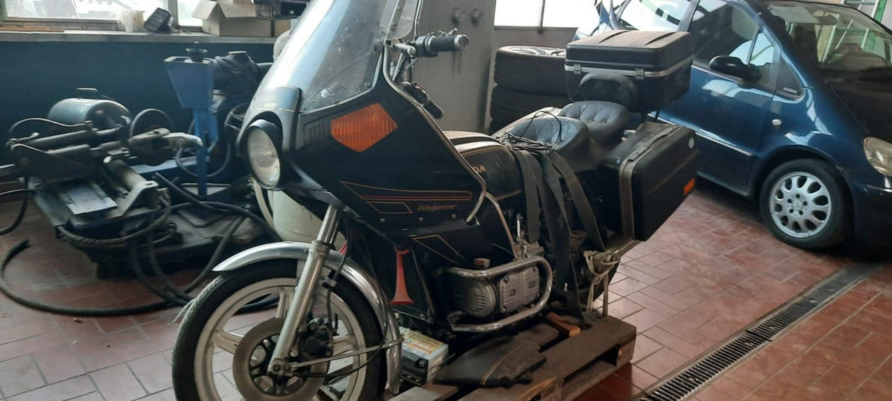 Мотоциклет Honda GL 2 Goldwing: снимка 1