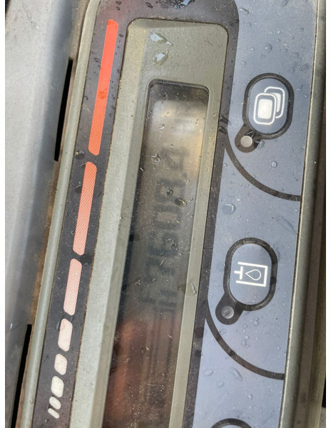 Мини багер Kubota KX121-3: снимка 9 Мини багер Kubota KX121-3: снимка 9