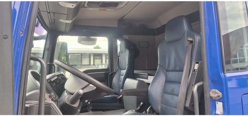 MAN 12.250 TGM - Камион с брезент: снимка 4 MAN 12.250 TGM - Камион с брезент: снимка 4